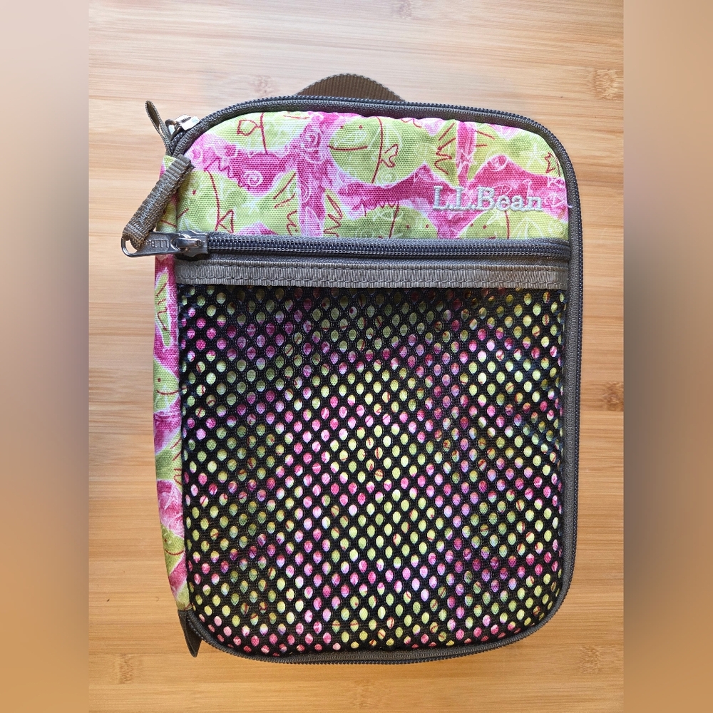 New W/o Tag L.L. Bean Pink and Green Lunchbox